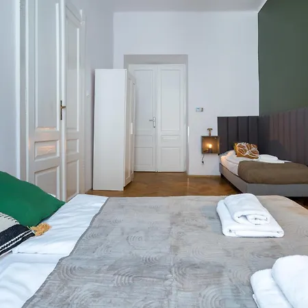 Friendhouse Apartments Avenue Krakow Exterior photo